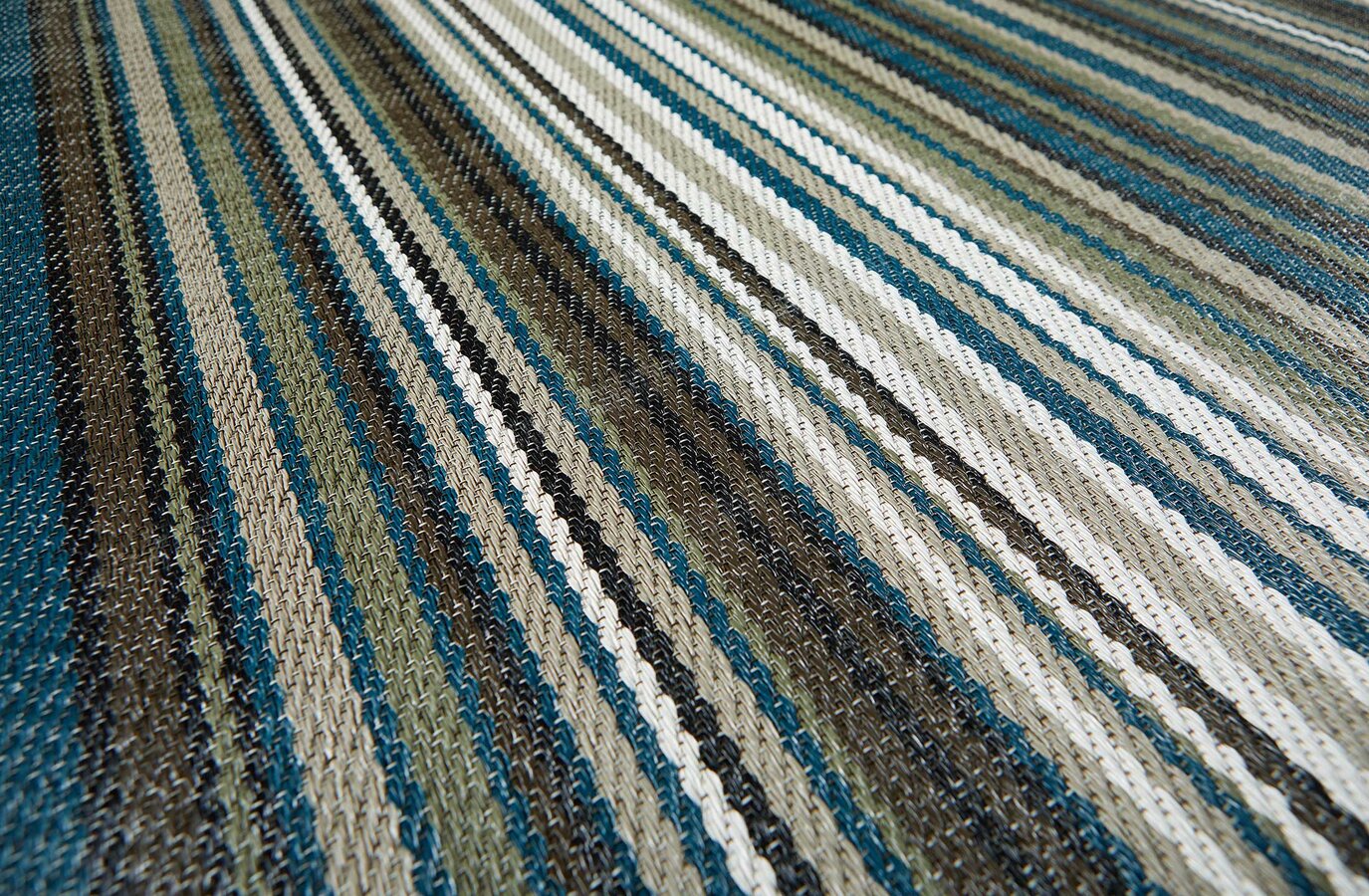 Bolon Garden The Floor Has A Tangible Textile Feeling It Modern Look But Flirts Exquisitely With Idioms From Past